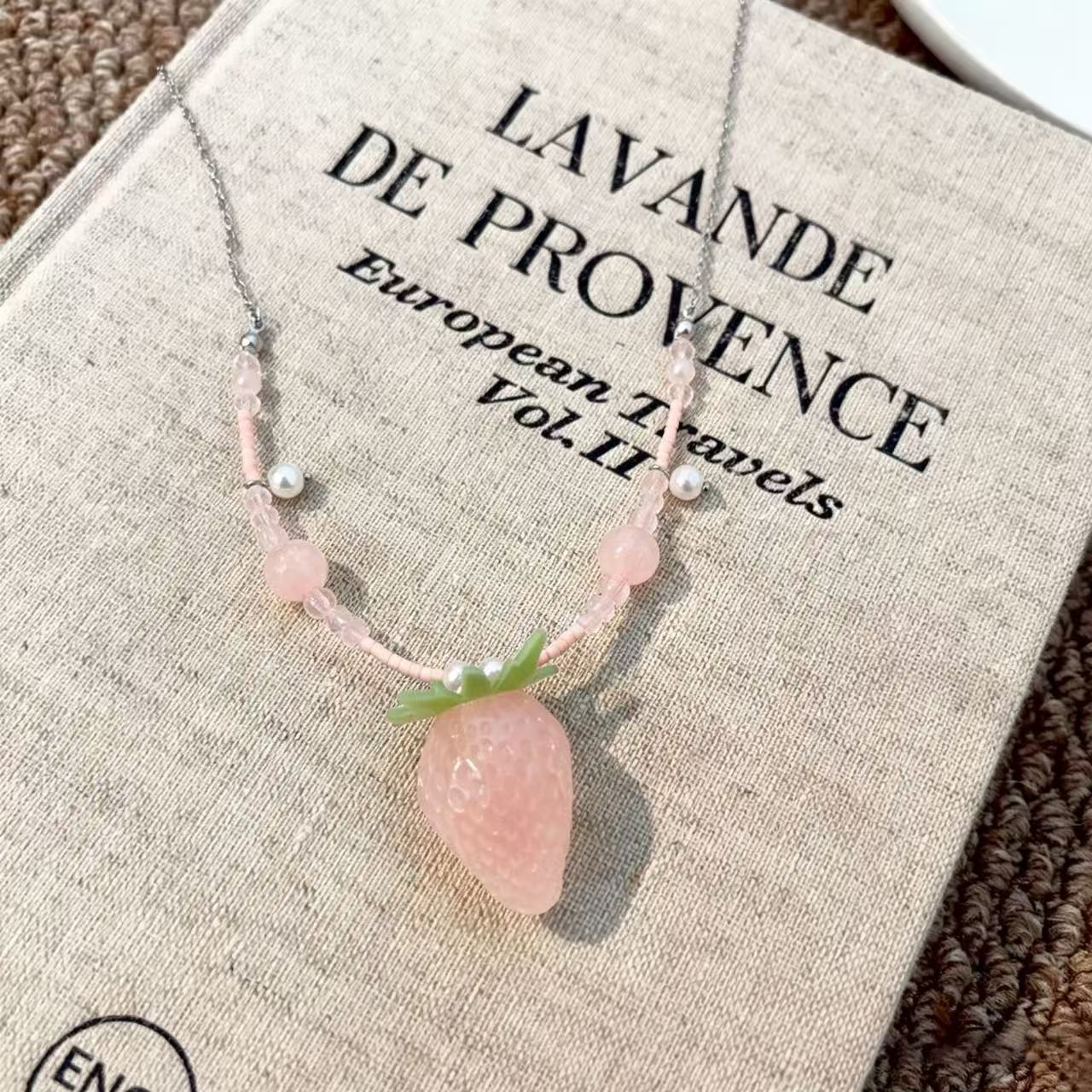 Women's Sweet Temperament Clavicle Chain Niche Super Necklace