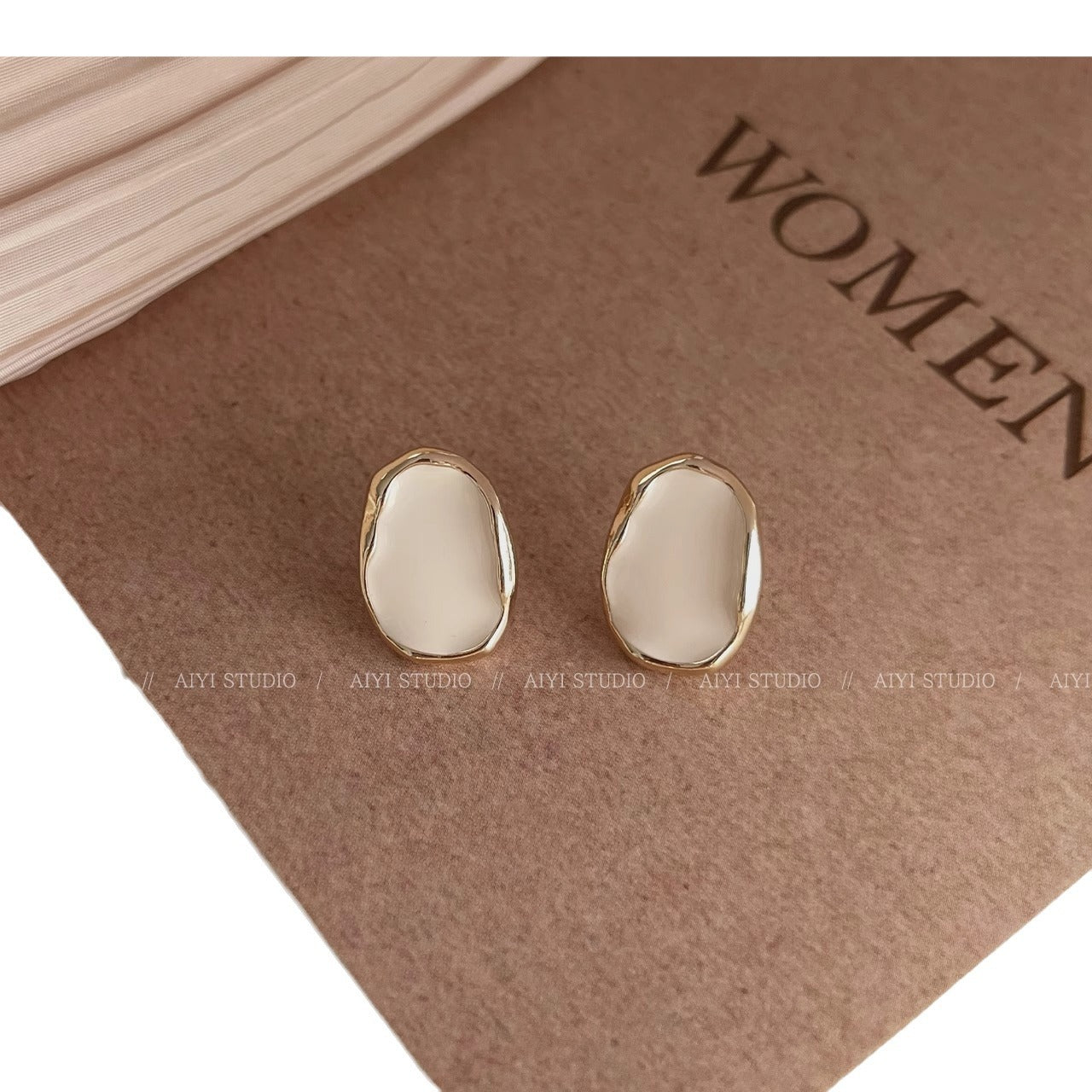 Women's French Retro For Niche Design High Class Elegant Earrings