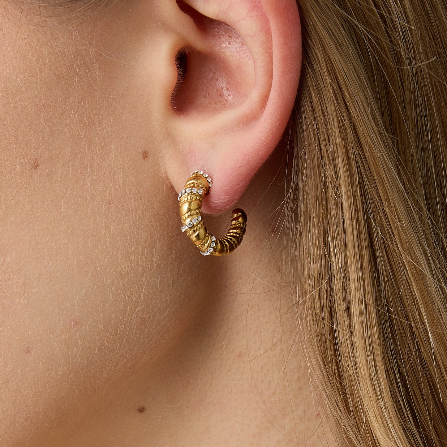 Gold-plated Stainless Steel Type Twist Pattern Rhinestone Stud Earrings