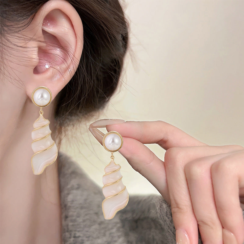 Women's Dripping Conch Retro Exaggerated High-grade Design Sense Earrings