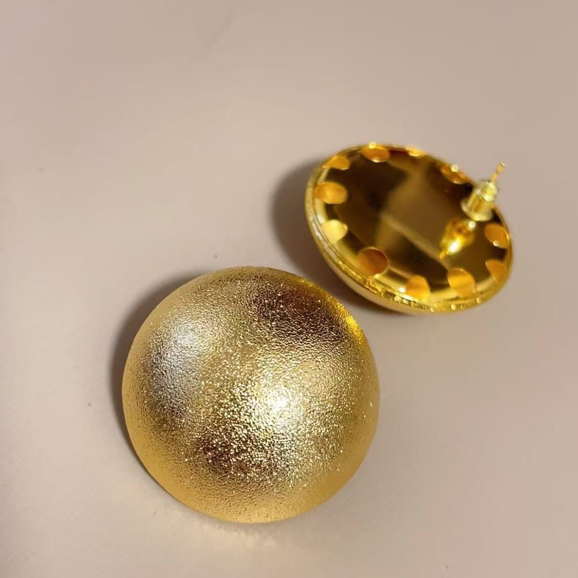 Hemisphere Round Bean Electroplated Real Gold Simple Fashion Old Money Earrings