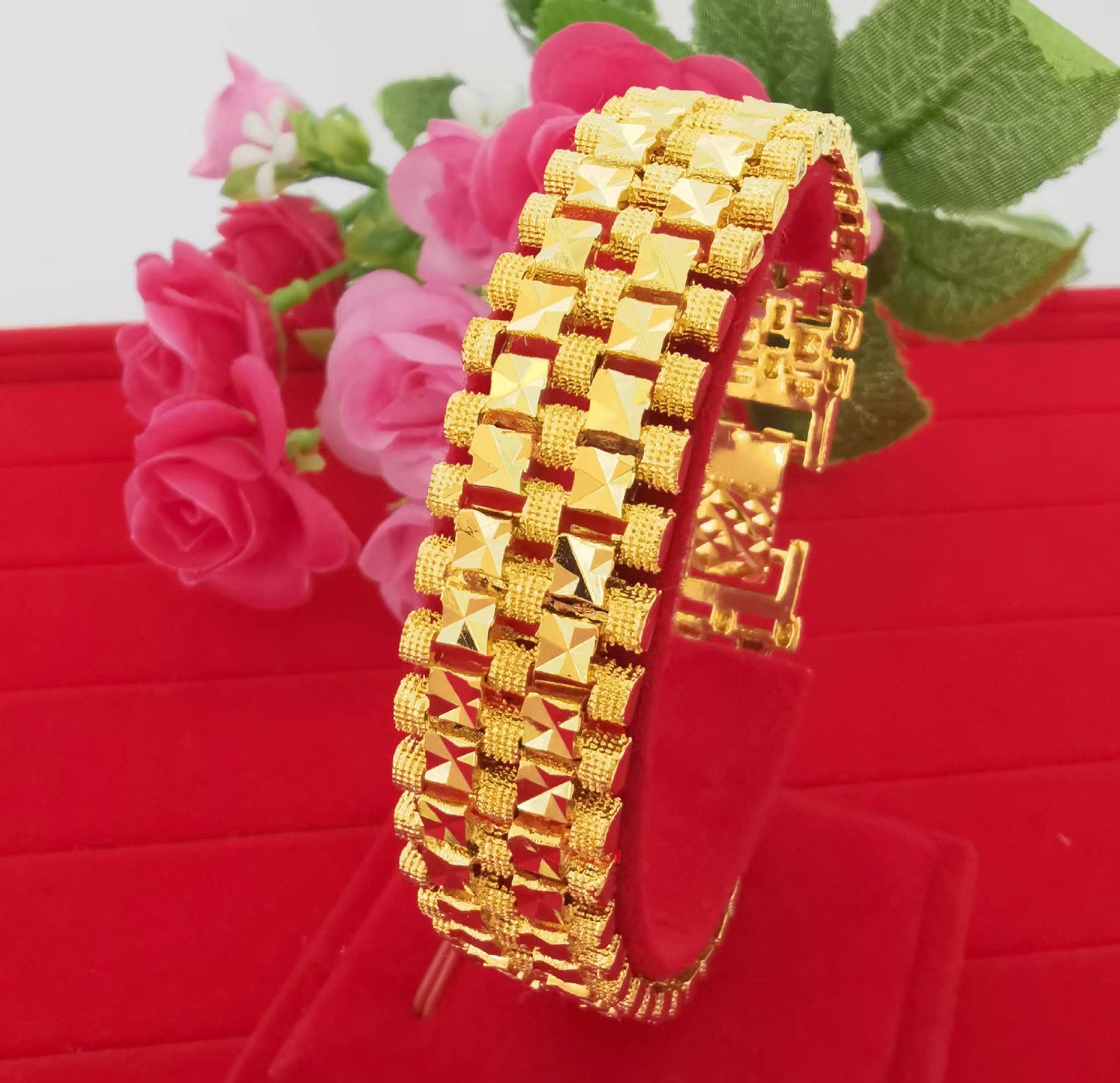 Women's & Men's Alluvial Gold Artificial Special Interest Light Luxury High-grade Wedding Watch Bracelet