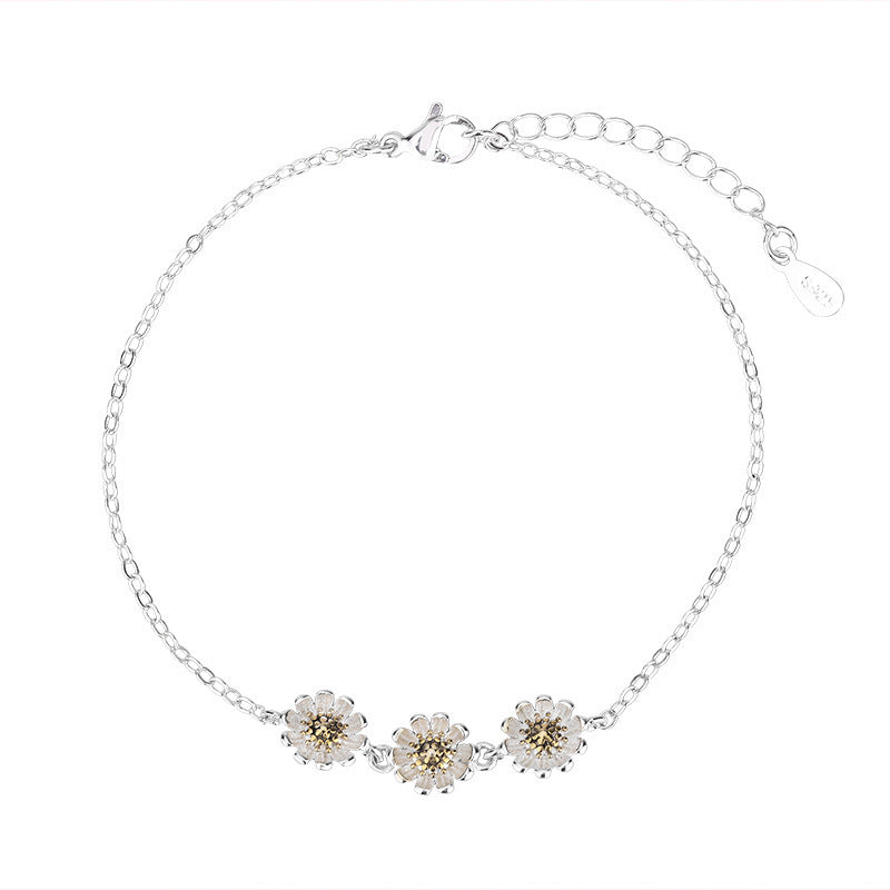 Fresh Three Small King Whyte Flower Female Sweet Bracelet