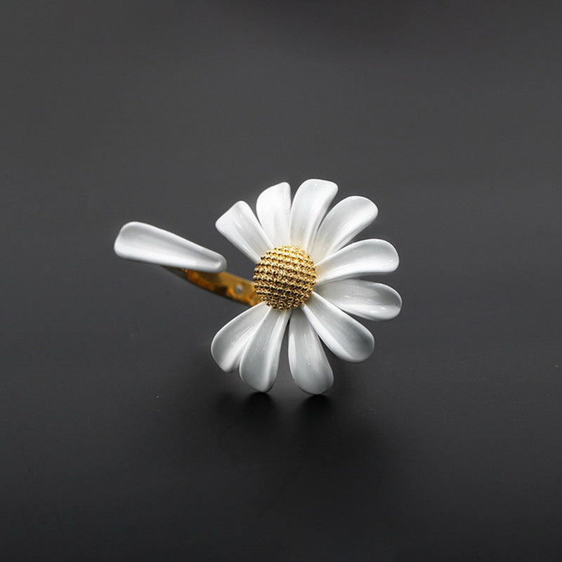 Korean Popular Trendy Little Daisy Open Elegant Lady Earrings