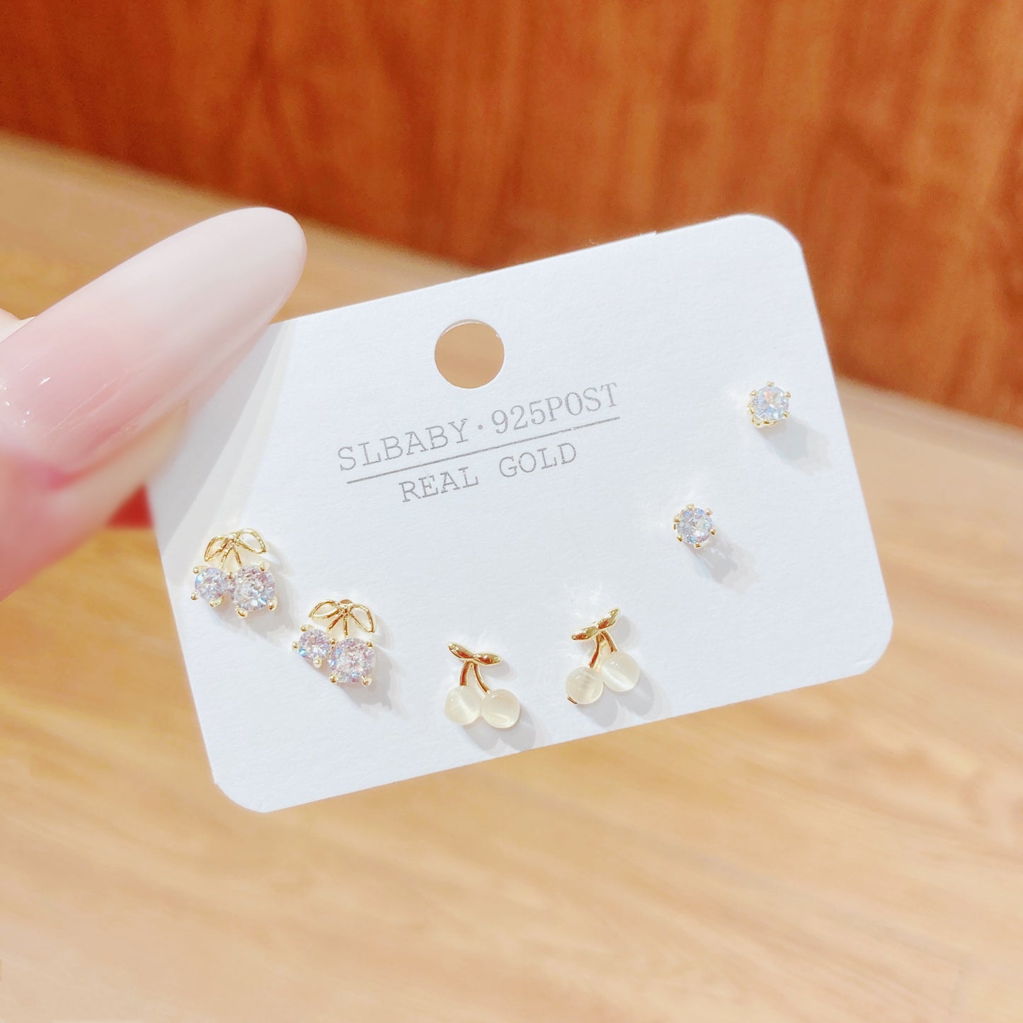 Women's High-grade Pearl Bow Elegant Special Interest Earrings