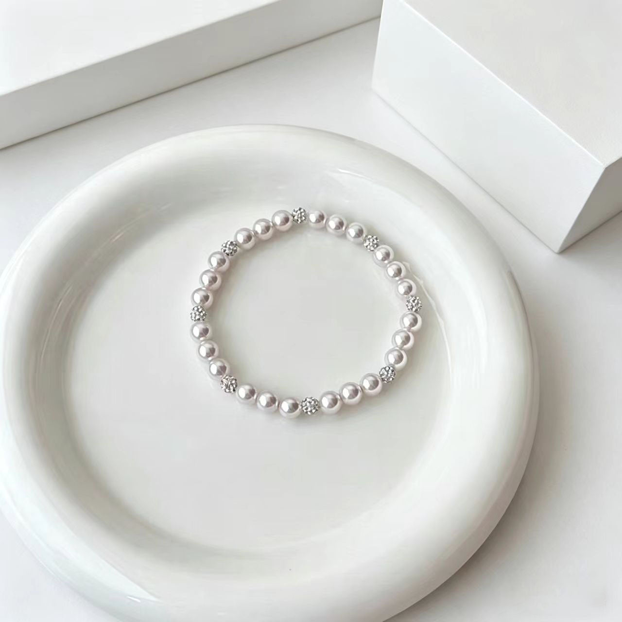 Women's Cream Mocha Mousse Pearl Light Luxury High-grade Temperament Bracelets