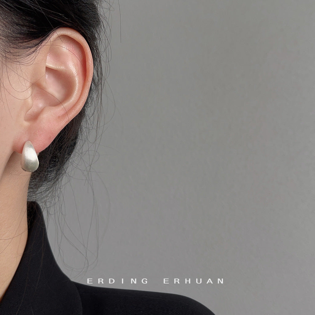 Women's Style Retro Minimalist Oval Clip Temperament Ear Buckle