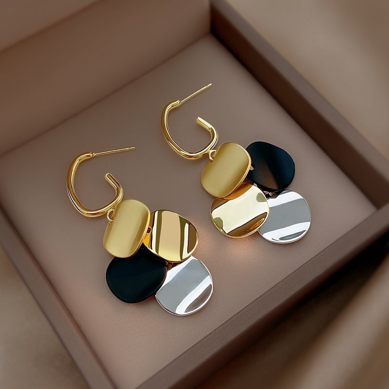 Warping Sequins Circle Ear Fashion Design Sense Earrings