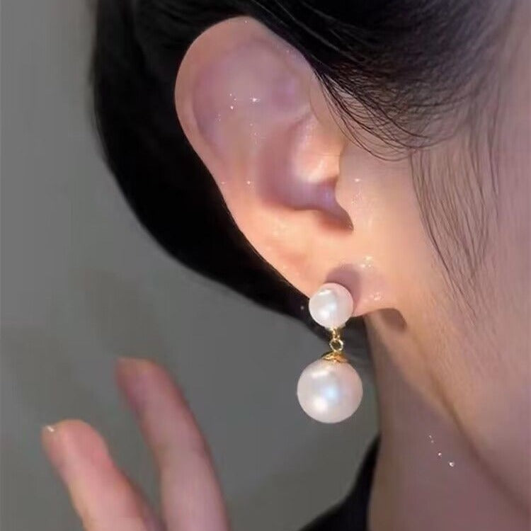 Women's White Black Pearl Sier Pin Simple Face Small Earrings