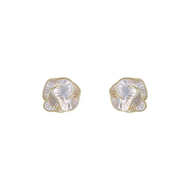 High-grade Retro Baroque Good-looking Pearl Niche Winter Earrings