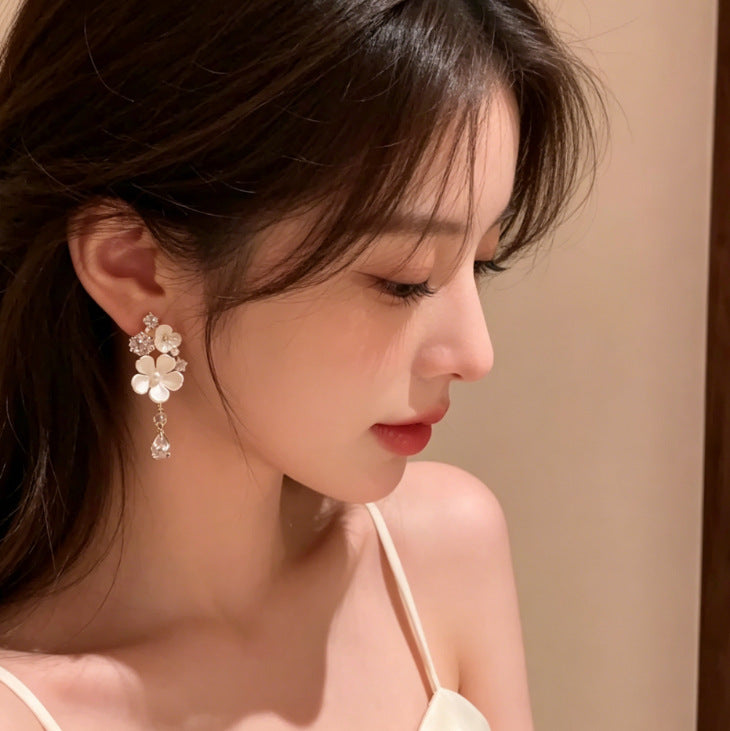 Women's Super Fairy White Sparking Zirconium Tassel Flowers For Elegant Delicate Stud Earrings
