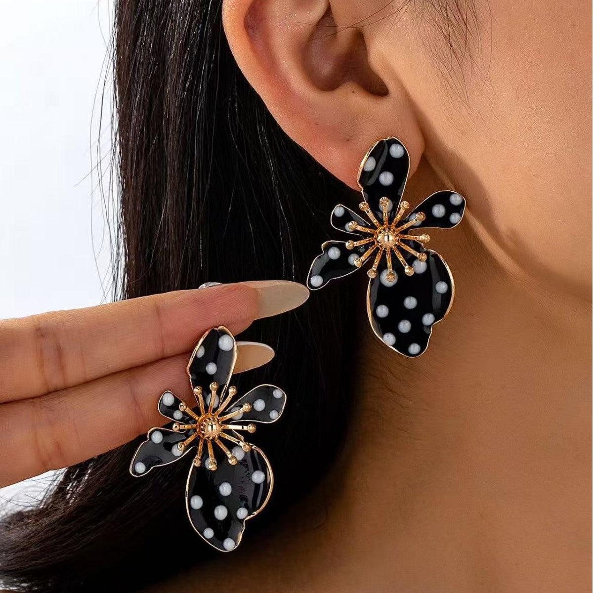 Women's Classic Black White Polka Dot Flower For Earrings
