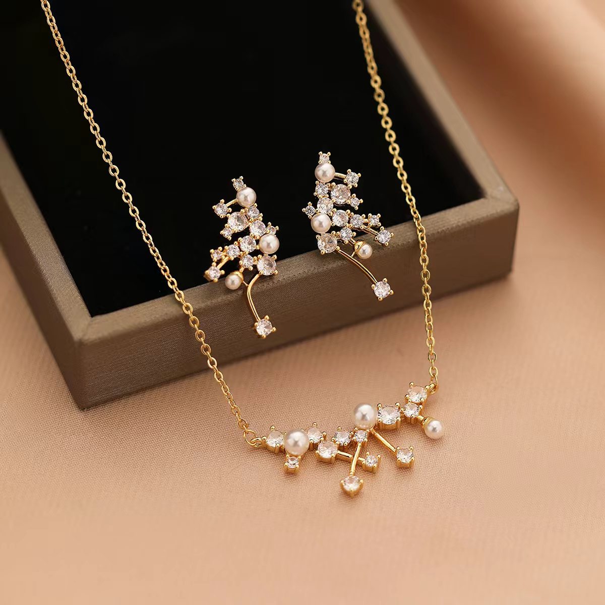 Glamorous Comfortable Two-piece Affordable Luxury Fashion Jewelry Set
