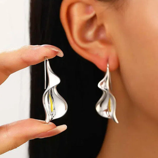 Women's Lily Horseshoe Lotus Elegant Ethnic Style Earrings