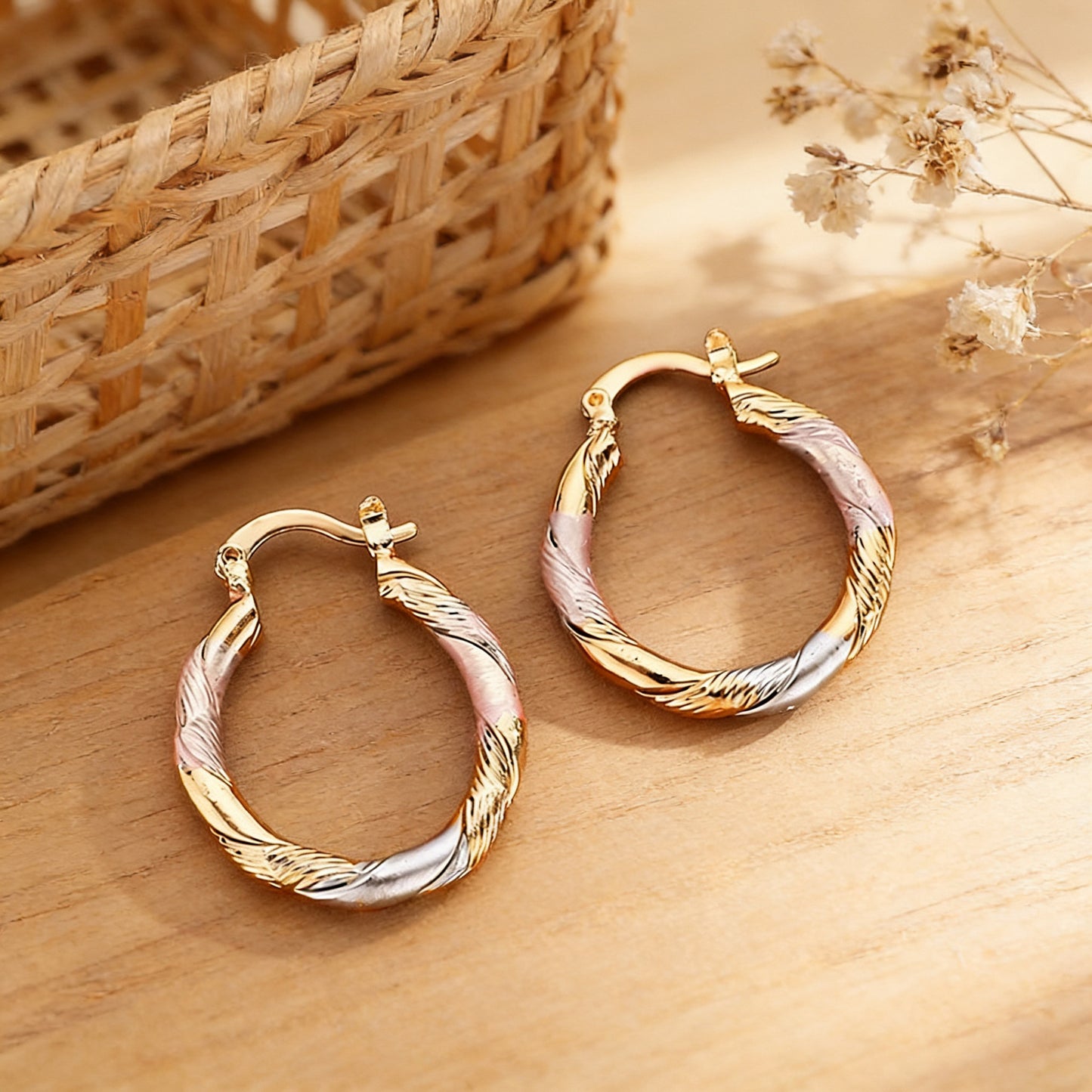 Twisted Twist Gold Sier Rose Contrast Color Light Luxury High-grade Ear Buckle