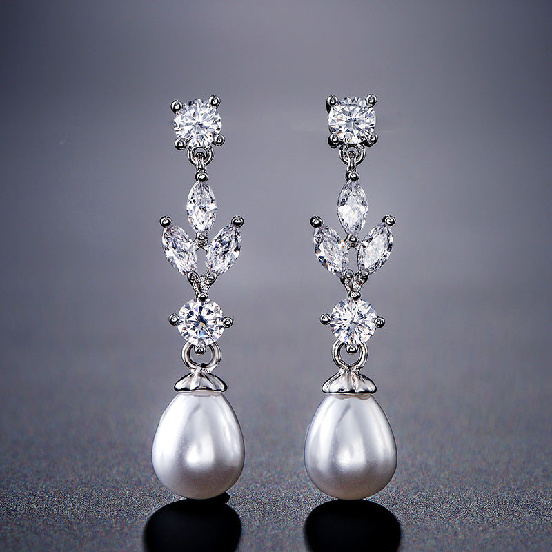 Women's Fashion Pearl Zircon Drop-shaped Advanced Design Earrings