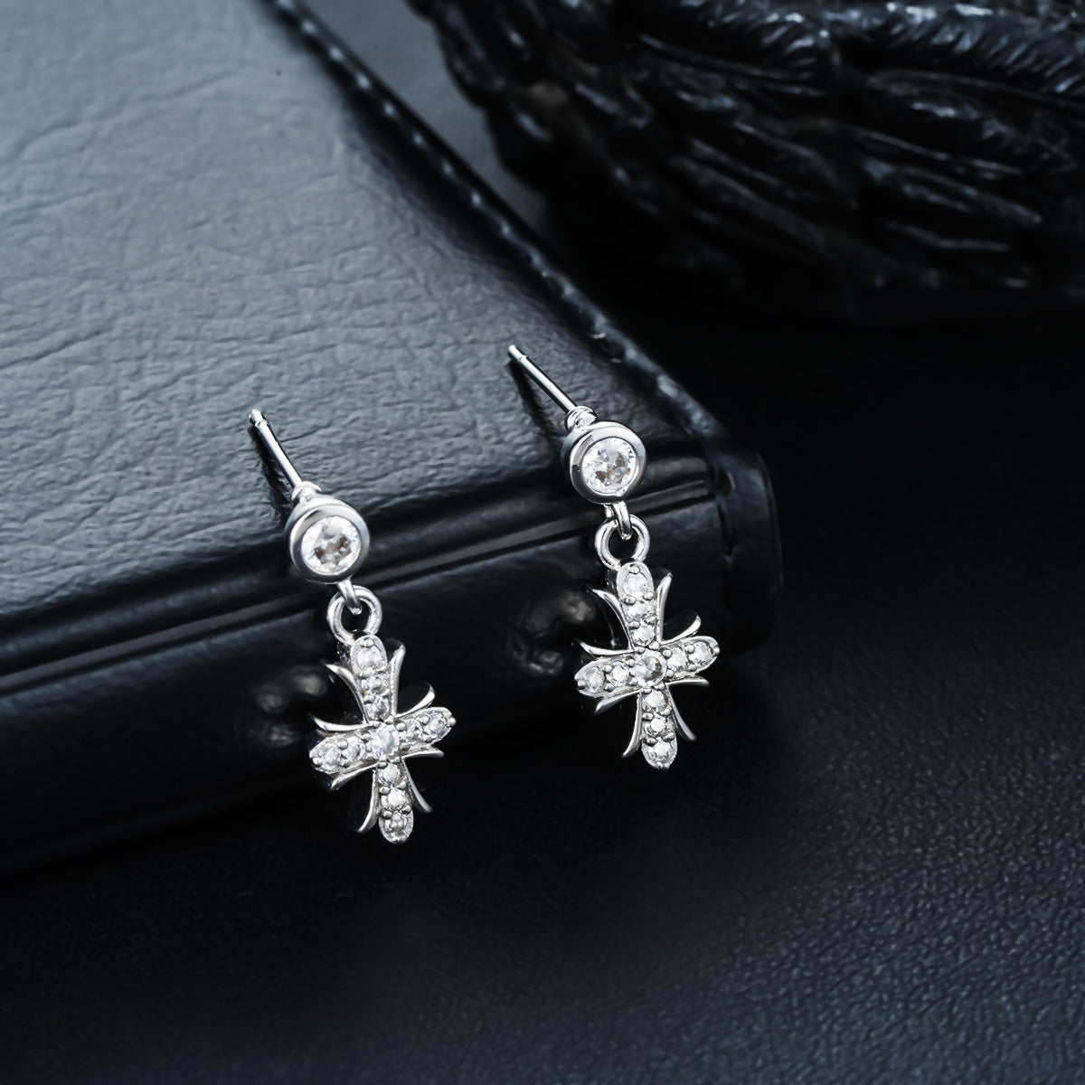 Women's & Men's Cross Light Luxury High-grade Fashion Zircon Stud Earrings
