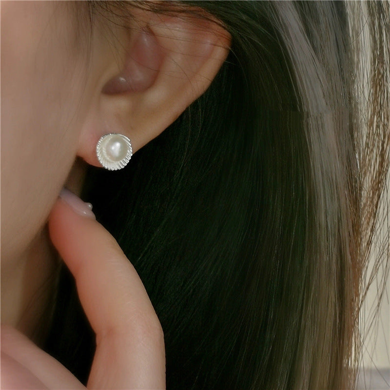 Women's Pure Desire Maiden Pearl Shell Ear Bone Retro Style Design Stud Earrings