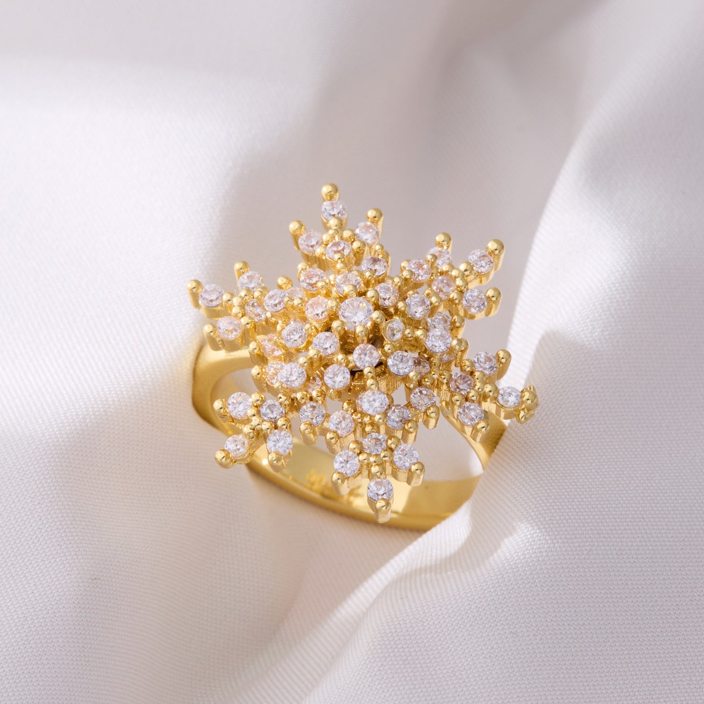 Valentine's Day Gift Flower Zircon Rotatable Ring