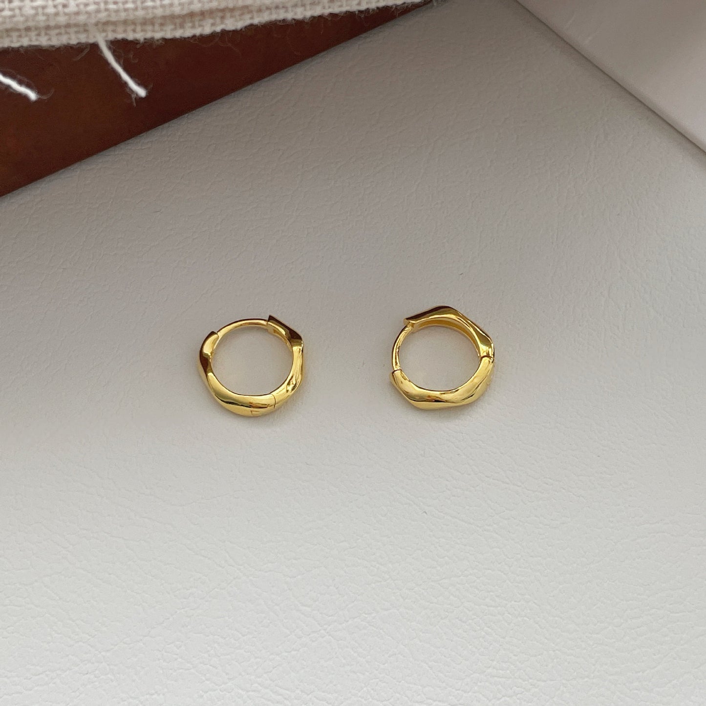 Luxury High-grade Twist Clip Geometric U-shaped Ear Buckle
