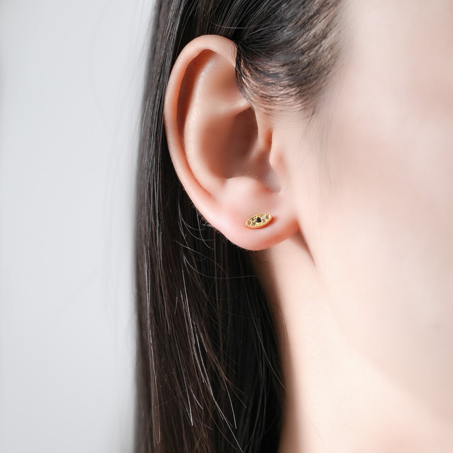 High Sense Mild Luxury Retro Zircon Female Earrings