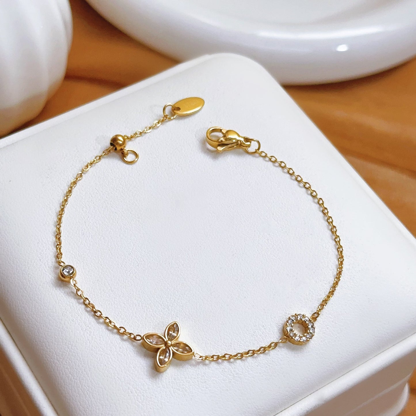 Women's Versatile Good-looking Micro Inlaid Zircon Twin Light Bracelet