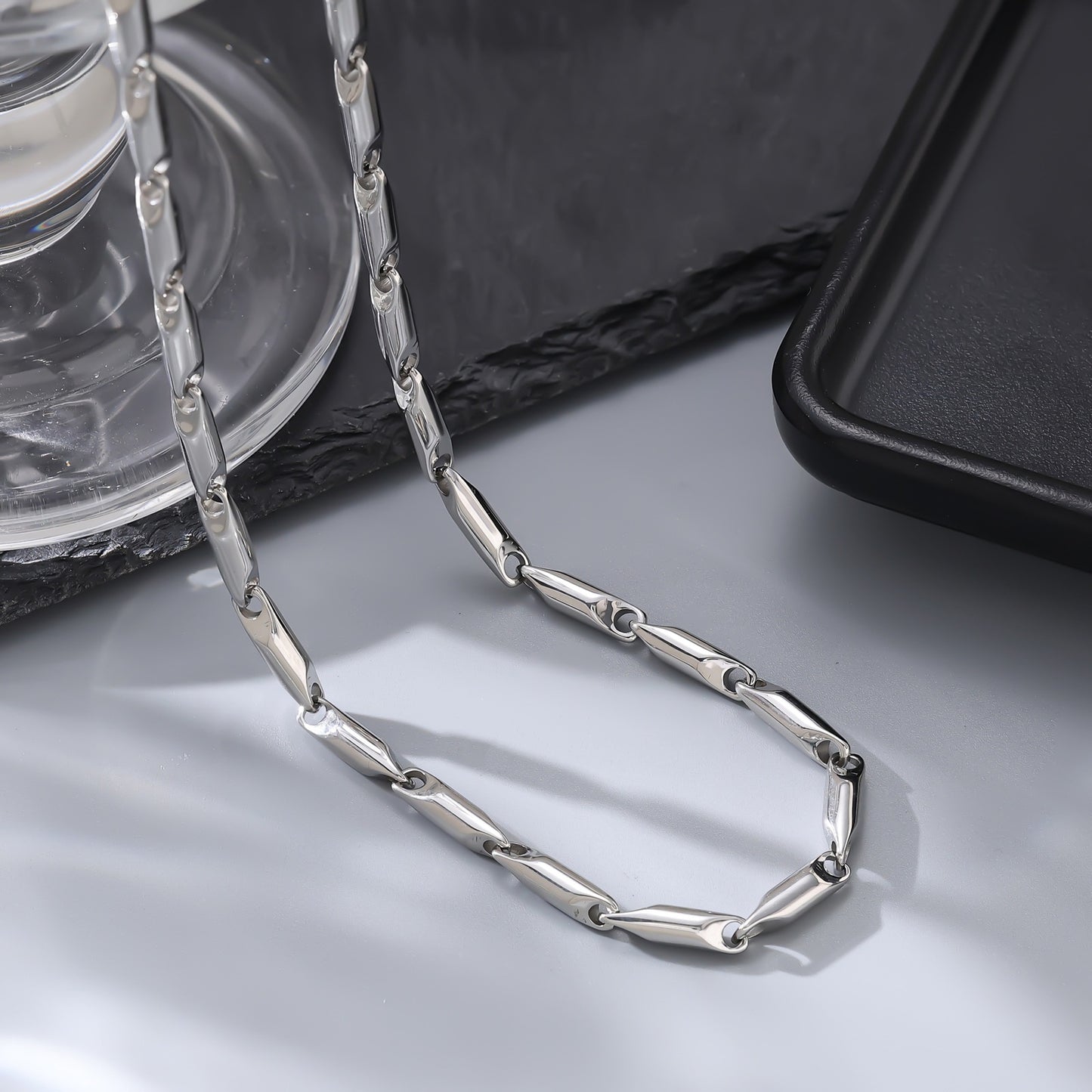 Men's Titanium Steel Mobius Strip Simple High-grade Clavicle Chain Special Interest Necklaces