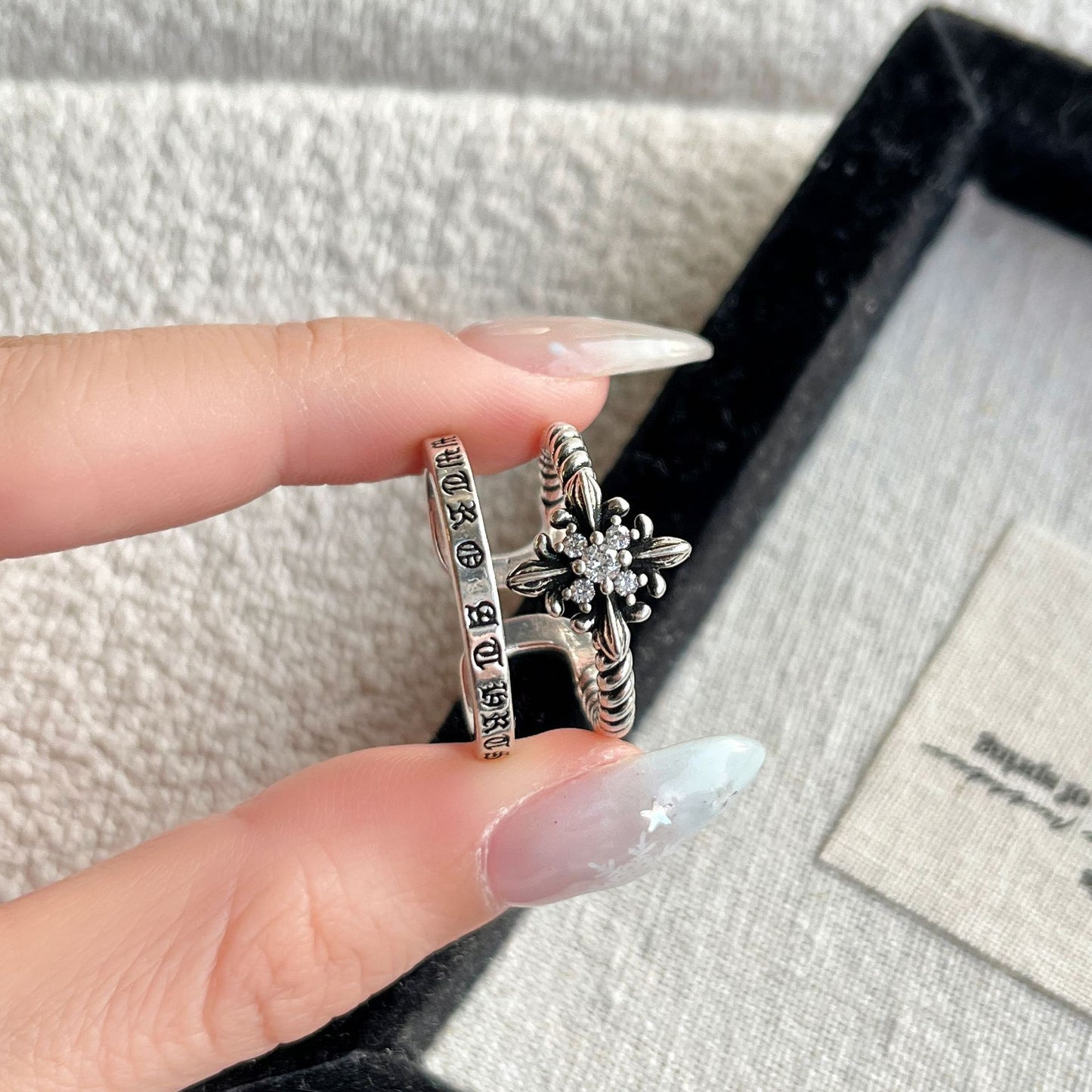 Women's Retro Distressed Double Layer Four Stars Design Opening Ring