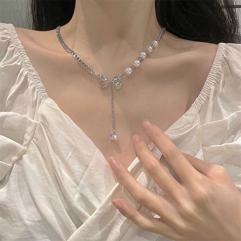 Women's Style Vintage Bow Pearl Light Luxury Minority Design Crystal High Necklace