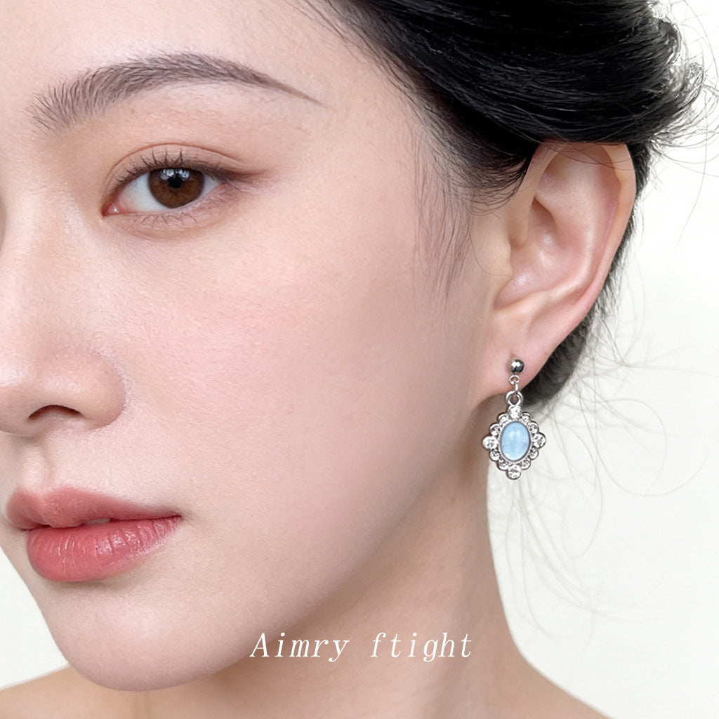 French Geometric High-grade Hollow Lace Vintage Earrings