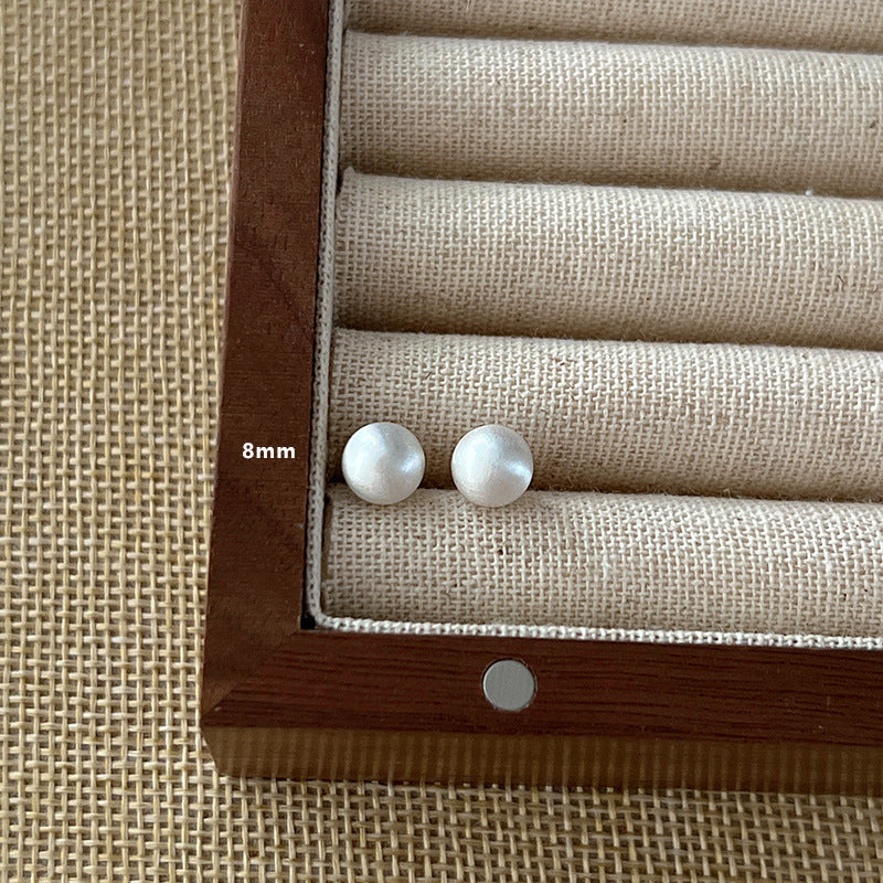 Women's Winter Vintage Pearl High-grade Petite Design Earrings