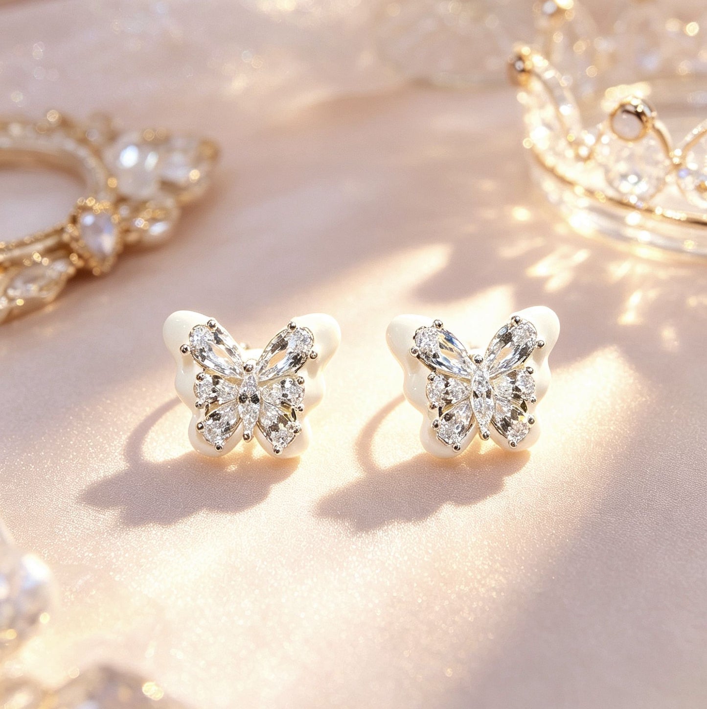 Women's Sweet Zircon Butterfly Exquisite Light Luxury Simplicity Design Stud Earrings