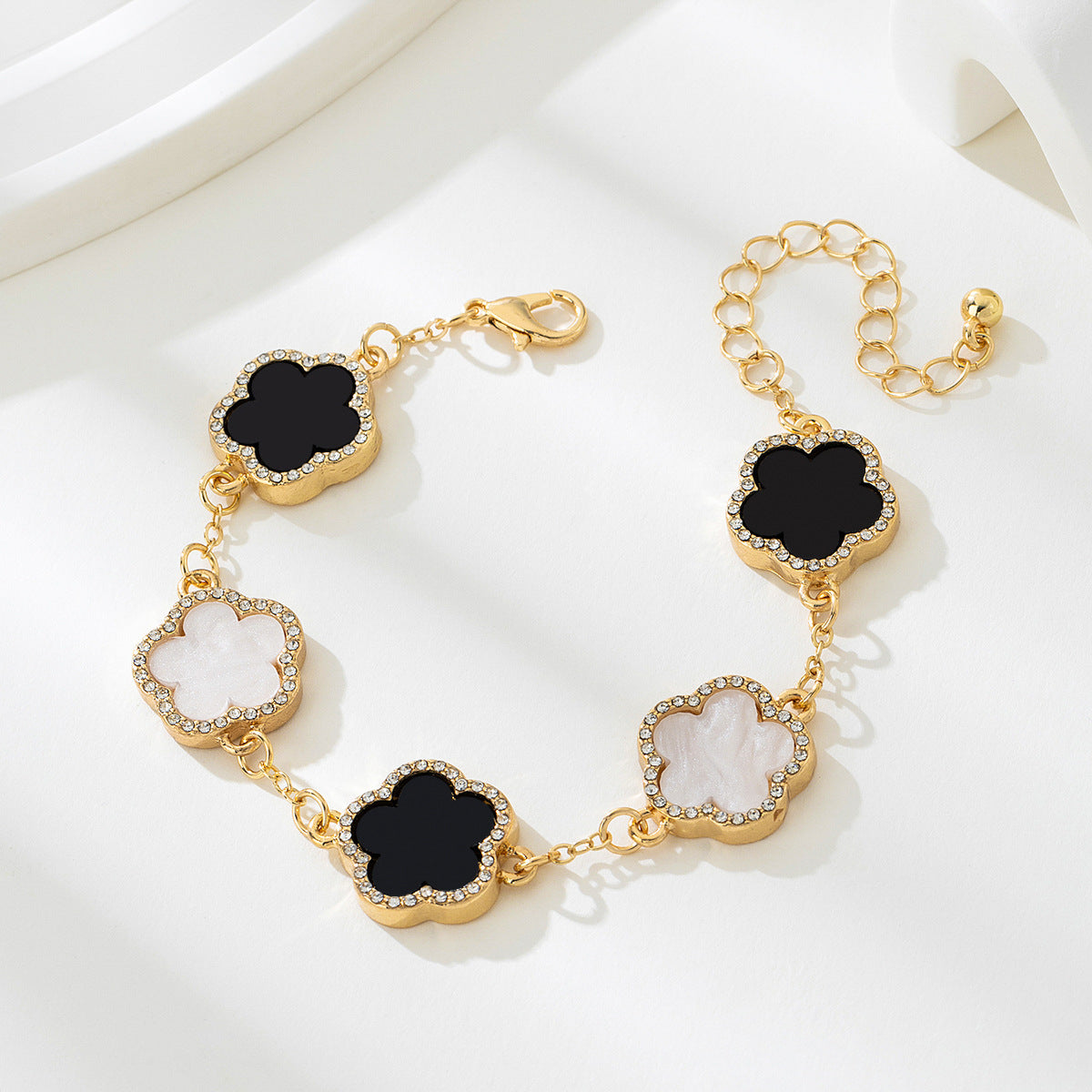 Fashion Elegant Lucky Five Petal Flower Female Bracelet