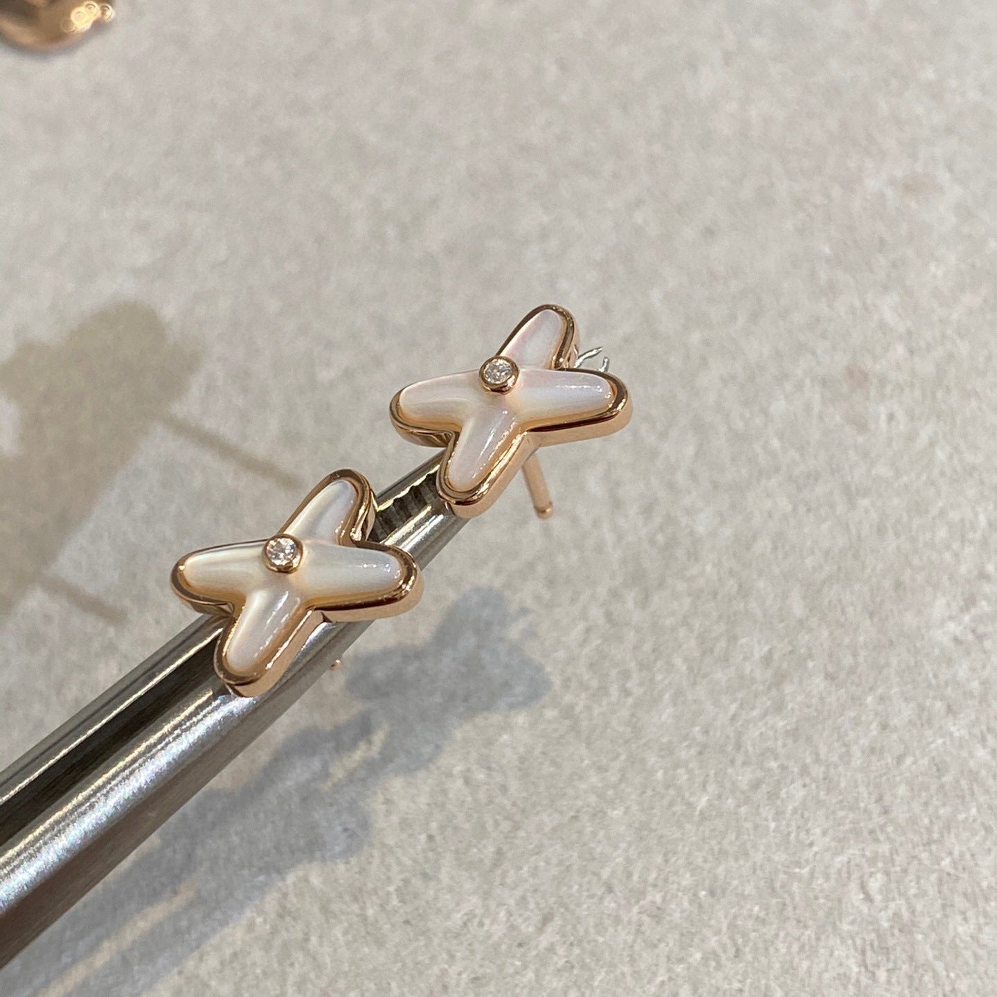 Women's X White Shell Advanced Rose Gold Live Earrings