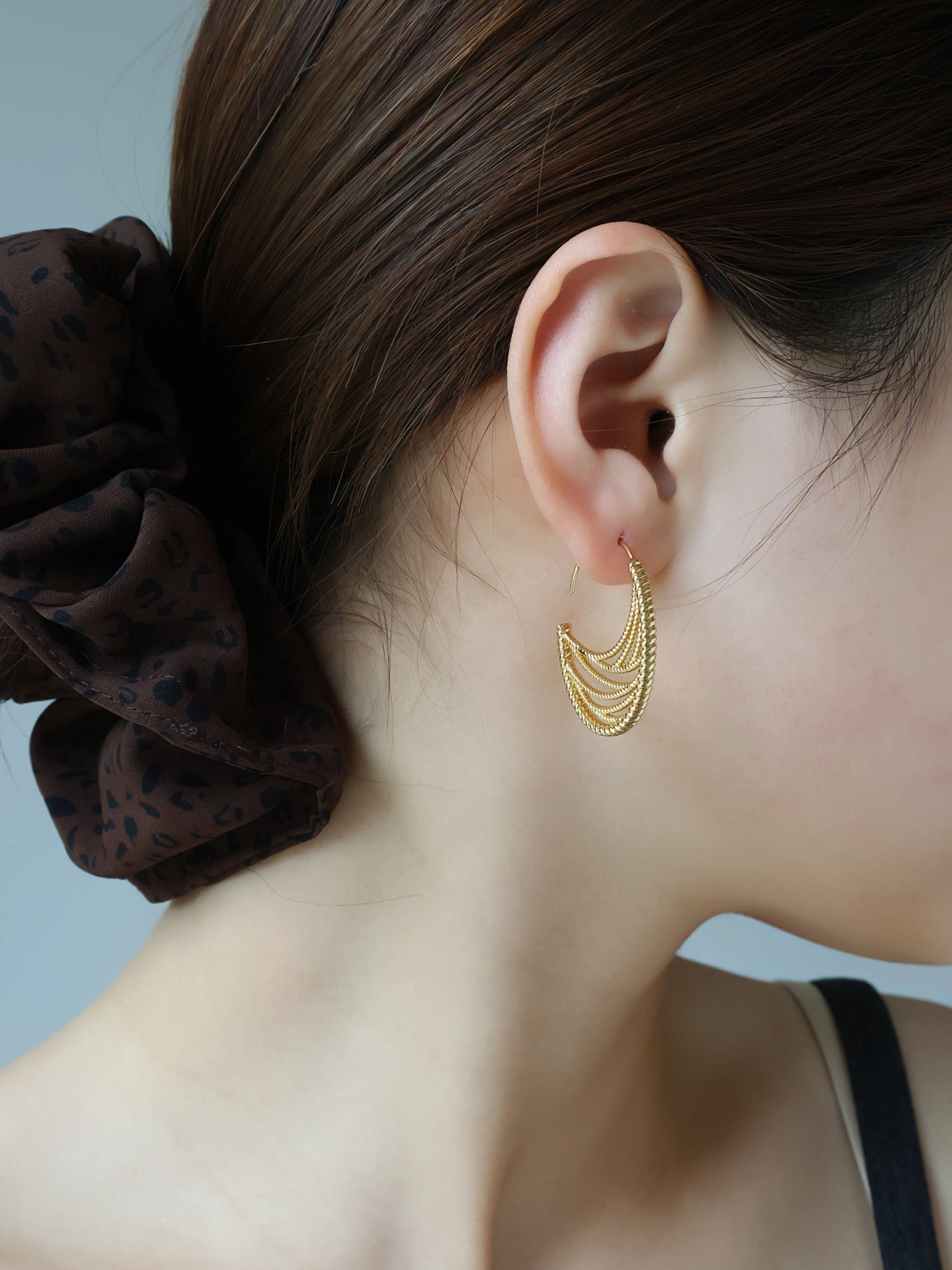 Women's Dotted Line Hollow Texture Design Light Luxury High Sense Ear Earrings
