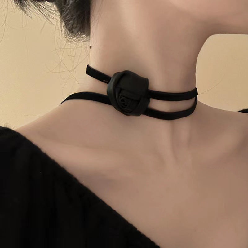 Women's Black Style Temperamental Minority Flower Clavicle Necklaces