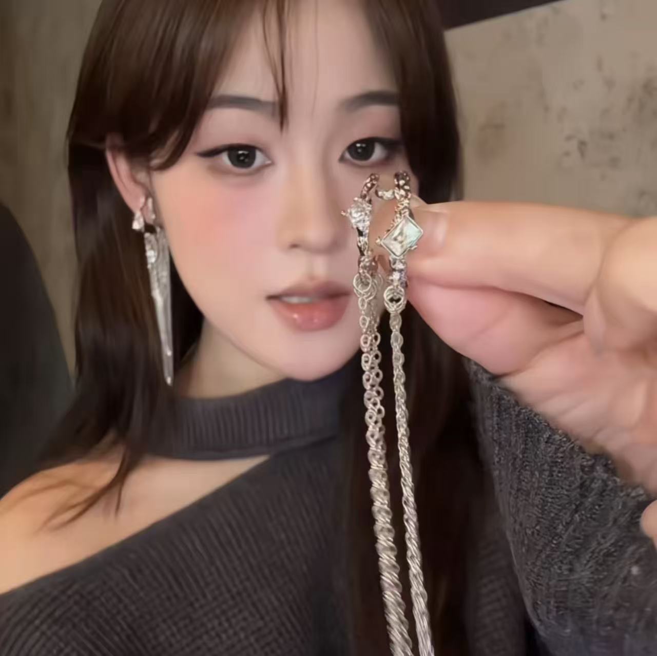 Women's Exaggerated Geometry Metal Circle Tassel Light Luxury High-grade Elegant Ear Earrings
