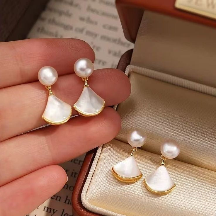 French Gilding Fritillary Scallop Exquisite Light Luxury Sense Earrings