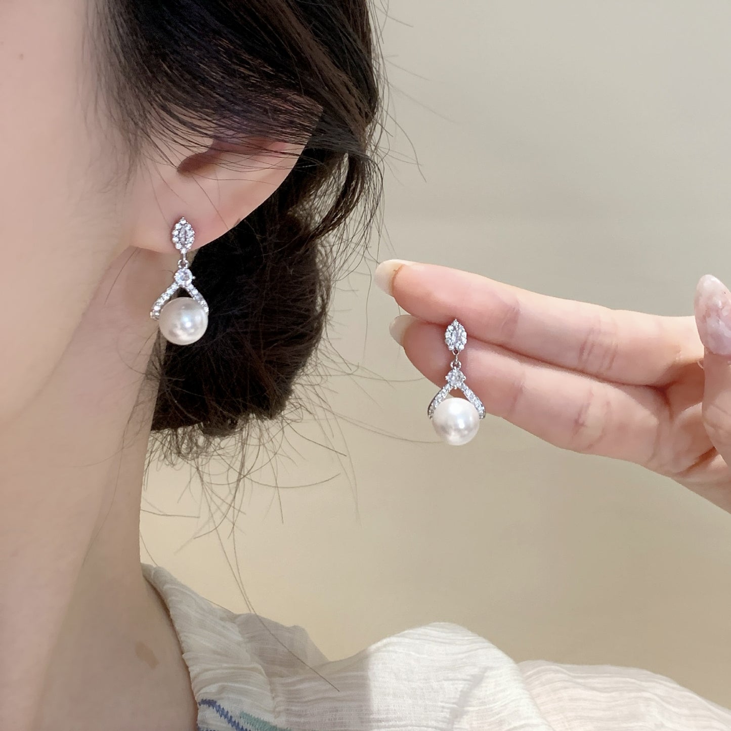 Style Retro Exquisite Light Luxury Pearl Stud Earrings