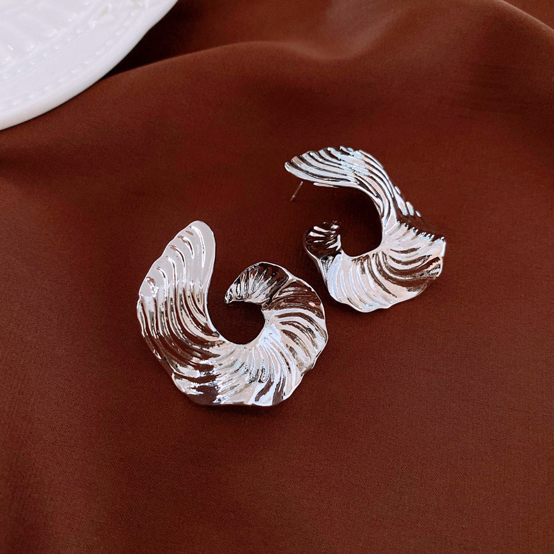 Women's Needle Round Curved Geometric Ear Retro Personalized Temperamental Light Luxury Earrings