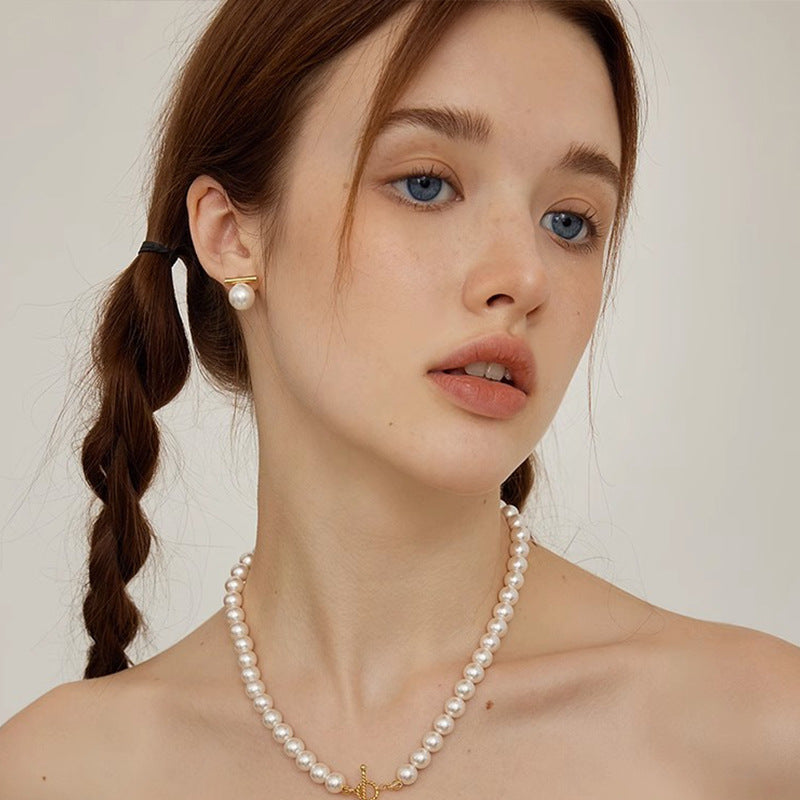 Women's Retro Perfect Circle Pearl For Light Luxury Stud Earrings