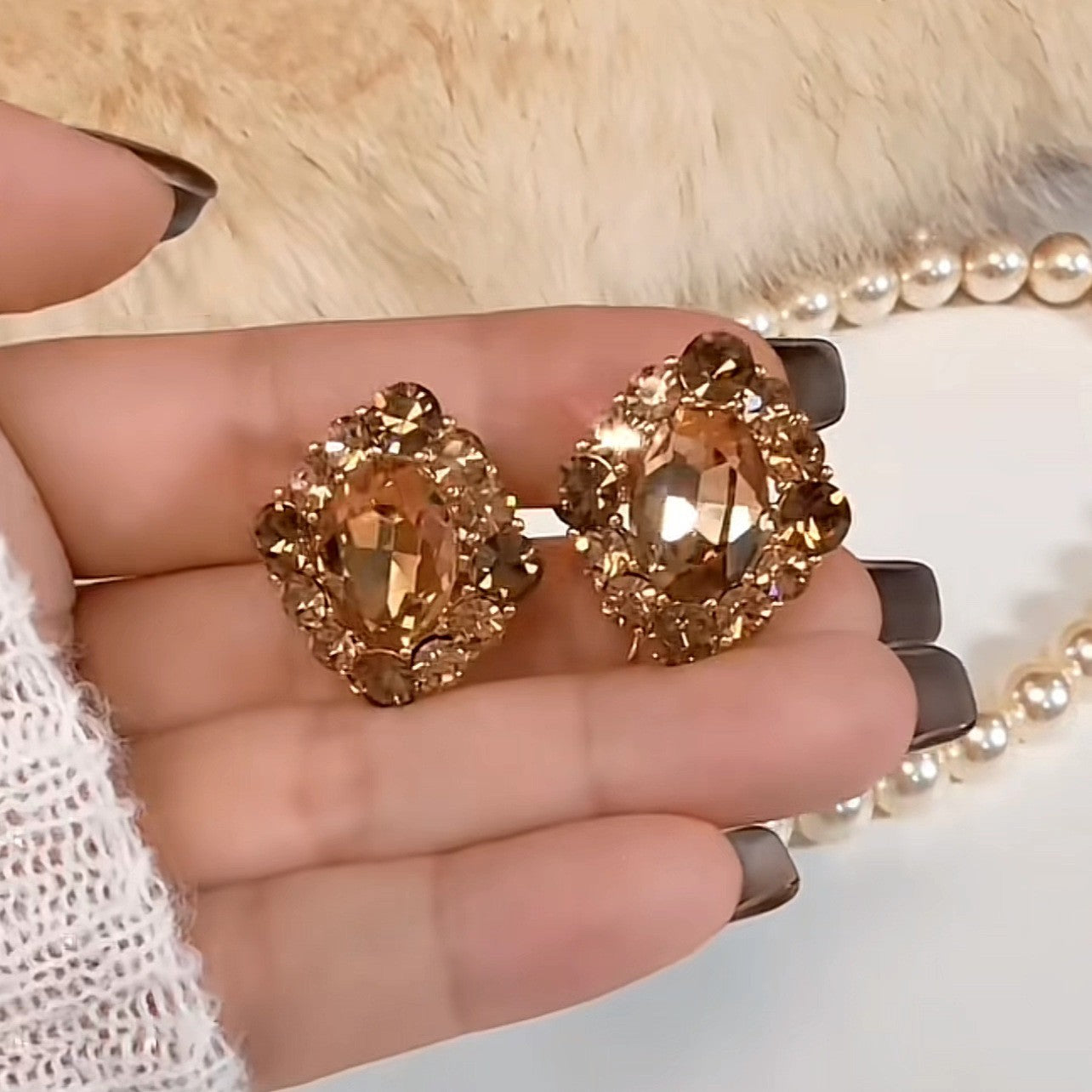 Women's Champagne Crystal Entry Lux Elegant Generous Fashionable Stud Earrings