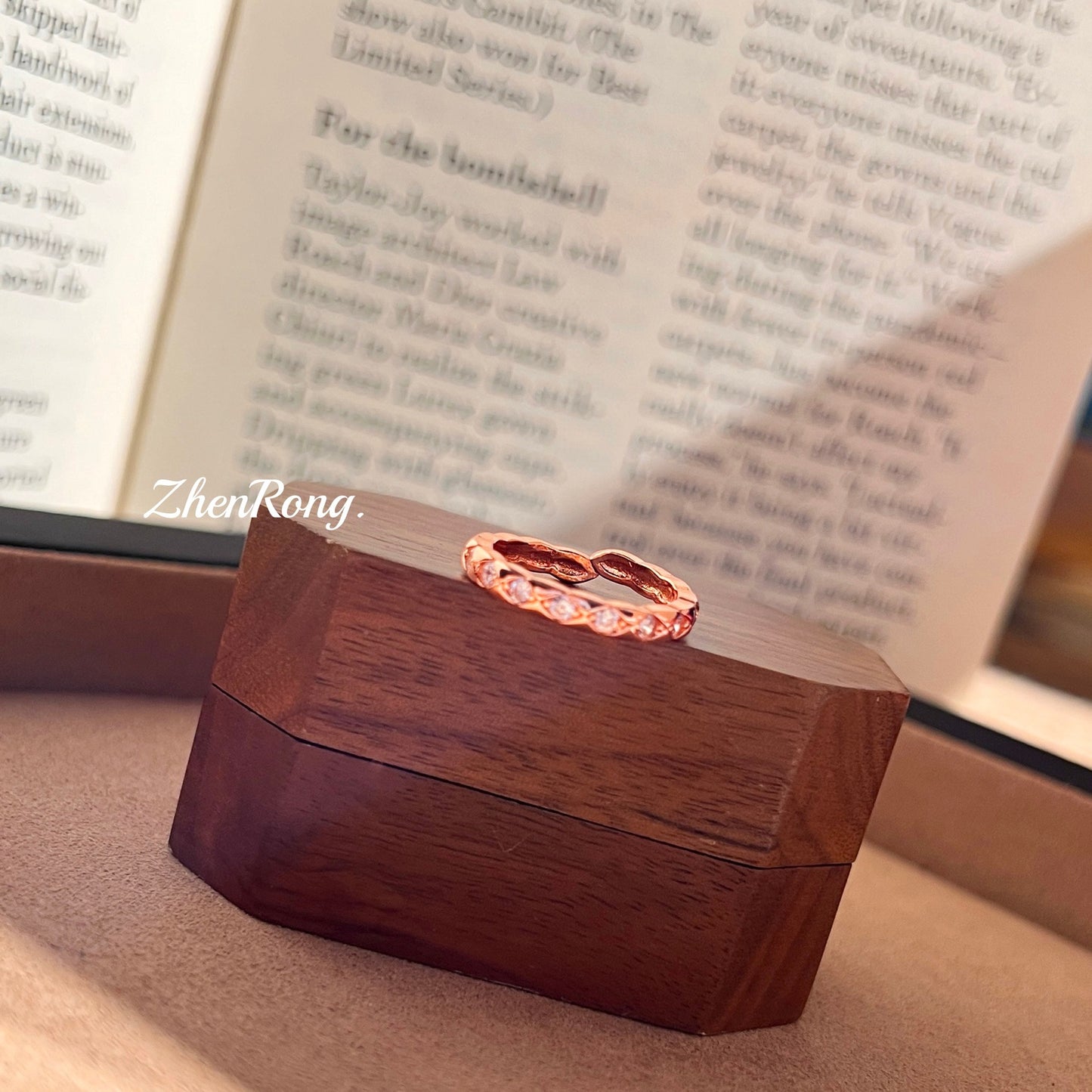 Classic Style Diamond Plaid Stacked Light Luxury Simplicity Wide Ring