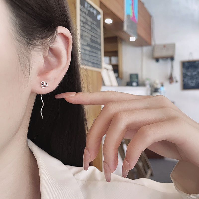 Fashion Vintage Little Fresh Black Clover Ear Lines Trendy Earrings