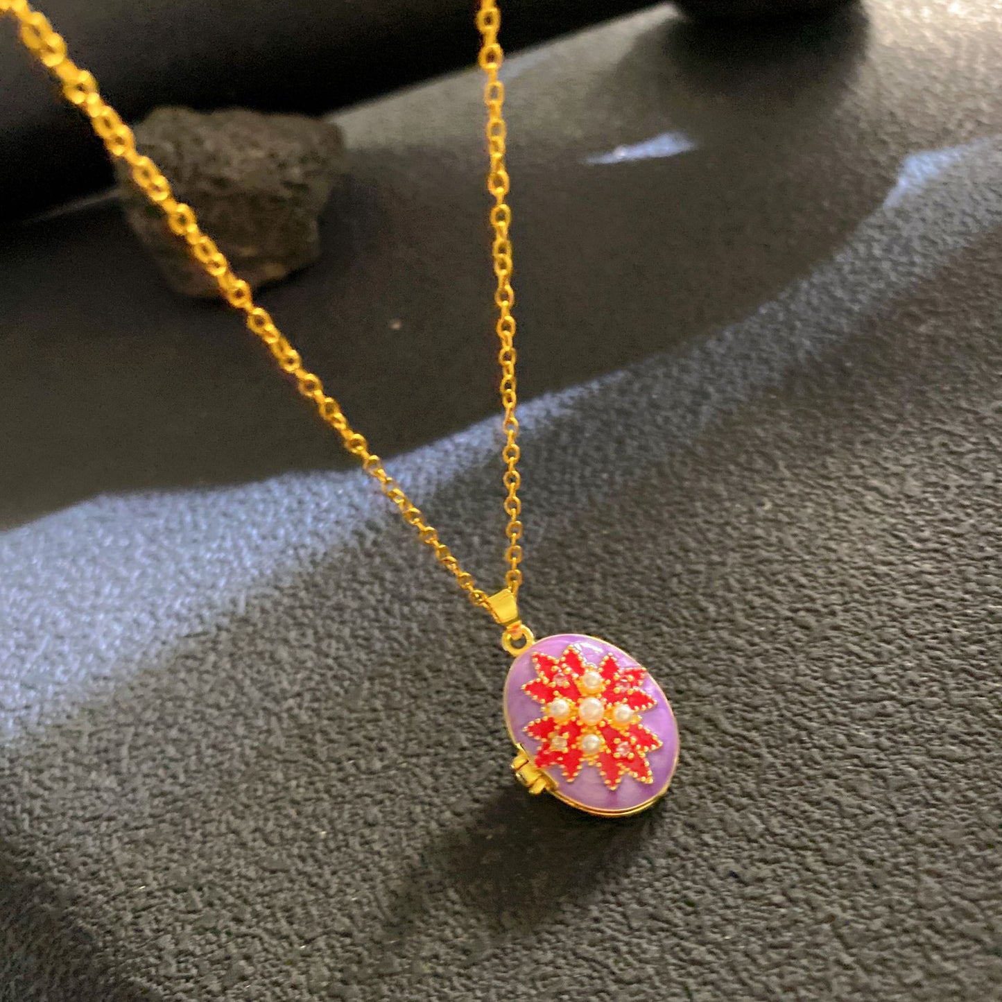 Women's Drip Glazed Box Fashion Shell Pearls Light Luxury Clavicle Pendants