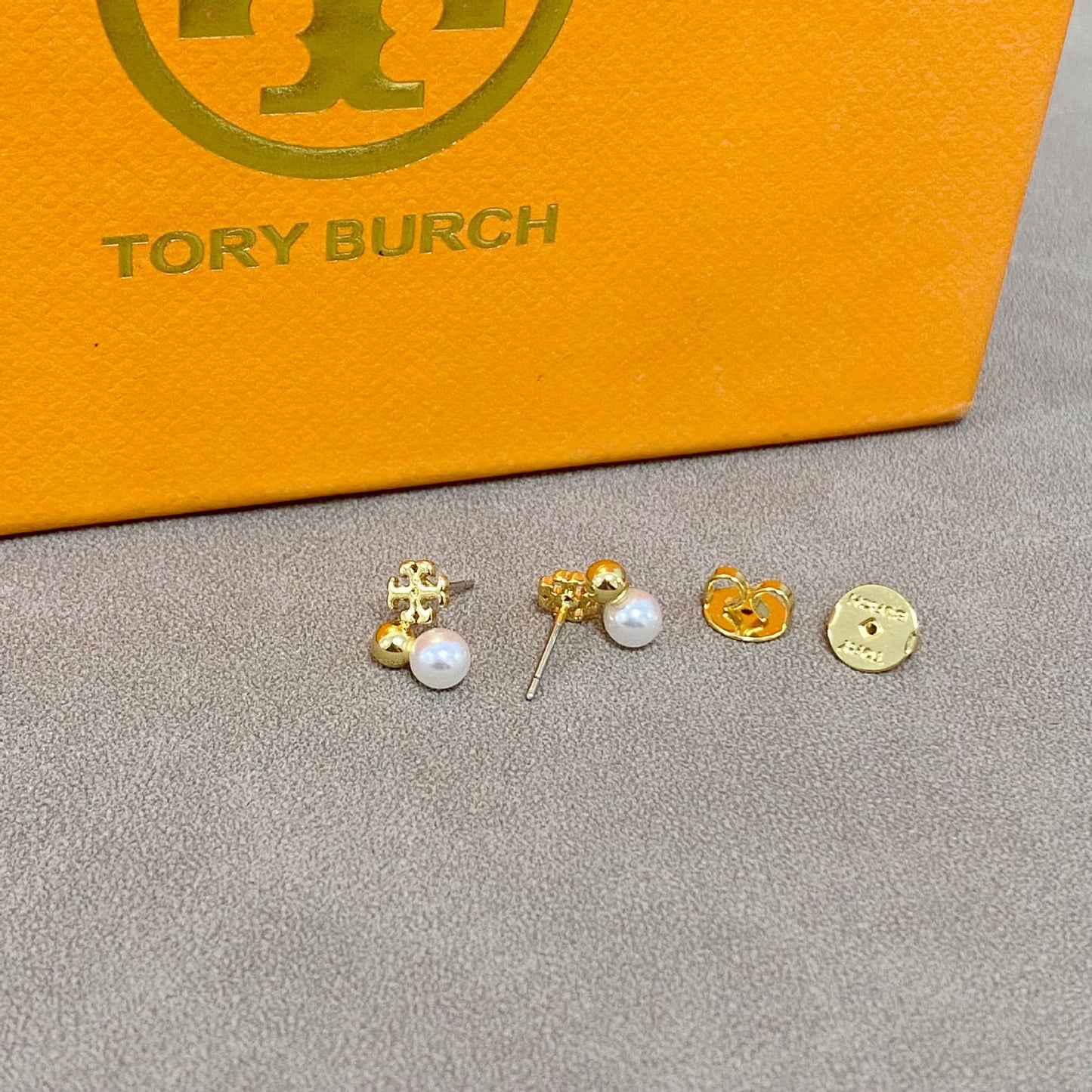 Design English Letters Inlaid Imitation Pearl Stud Earrings