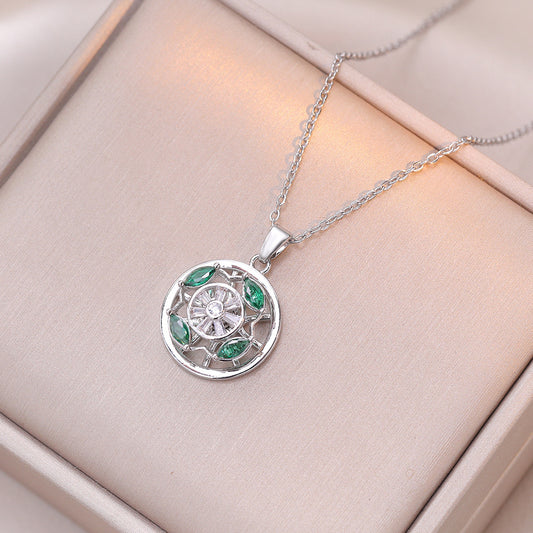 Female Style Emerald Rotating Temperament Turn Necklaces