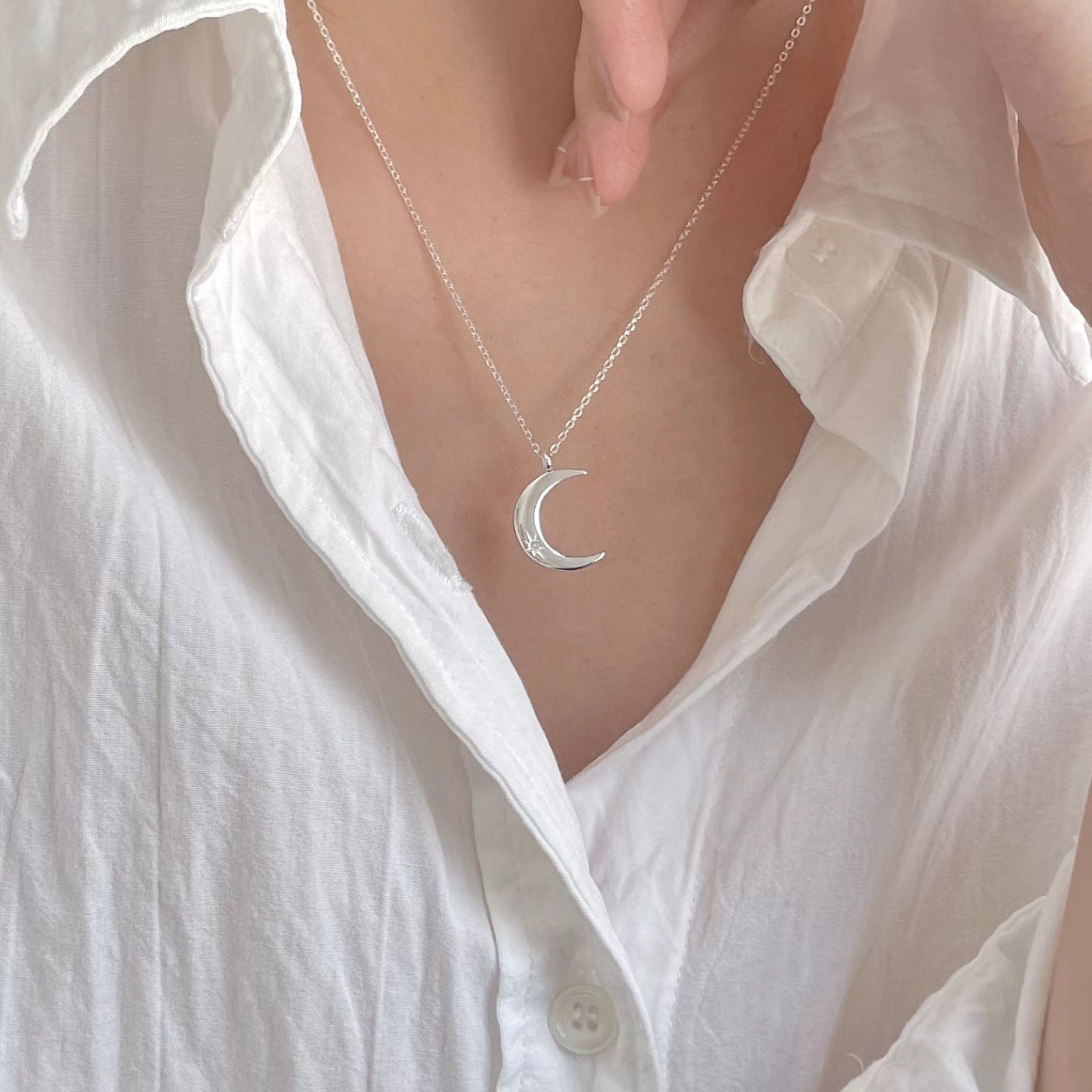 Sier Single Diamond Moon Cold Simple Necklaces