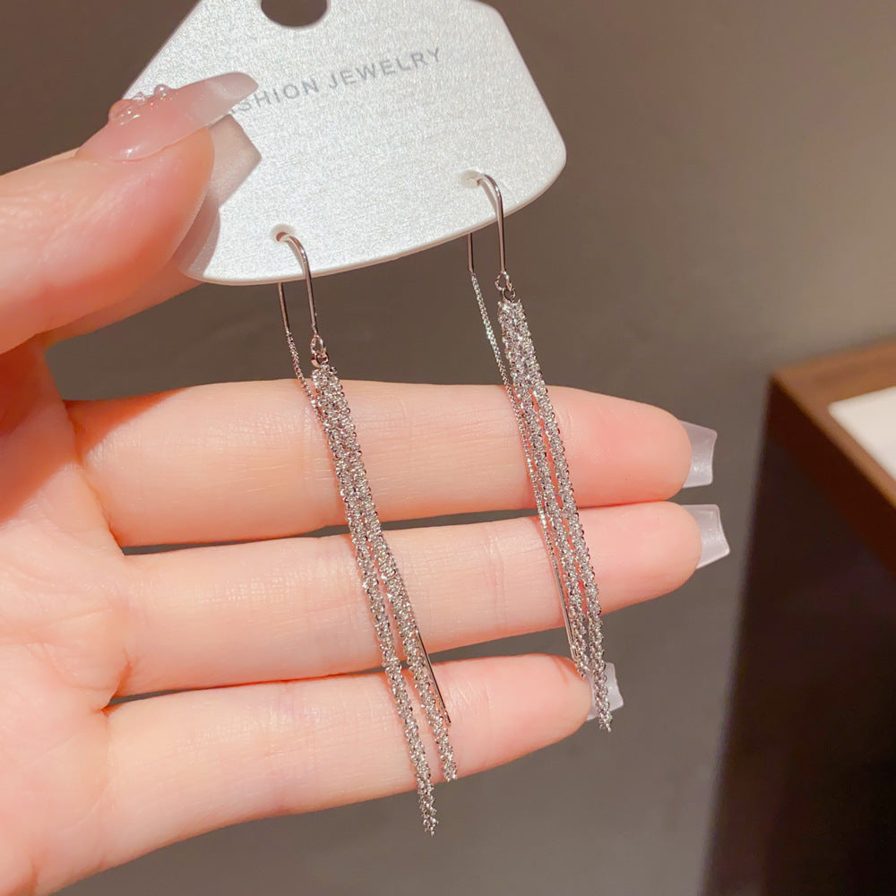 Women's Fashionable Metal Sense Long Fringed Thread Exquisite Ear Line