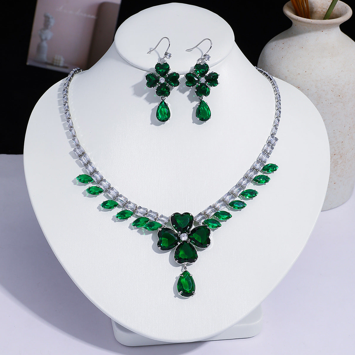 Fashion Trend Zircon Green Butterfly Tassel Necklace